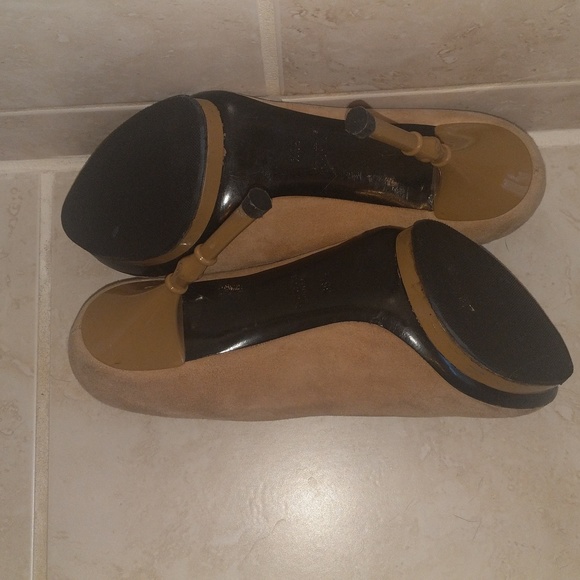 Authentic Gucci Suede Bamboo Heel Pumps - Picture 11 of 11